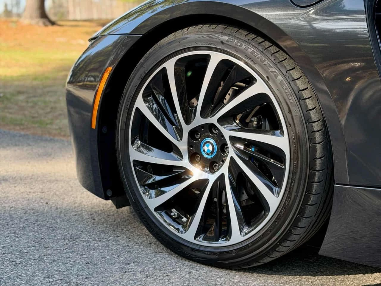 BMW i8 * 2dr Cpe * CARFAX * 360 КАМЕРА * АВТОКРЕДИТ * , снимка 7 - Автомобили и джипове - 54912919