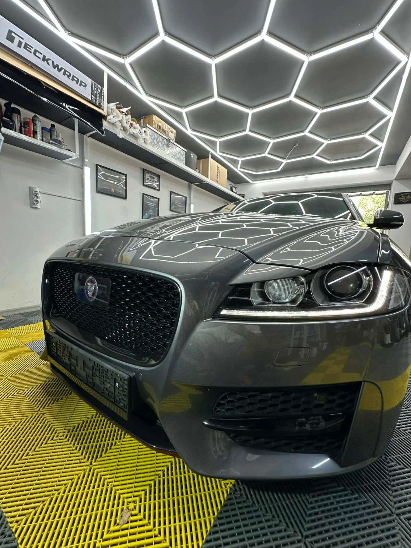 Jaguar Xf Jaguar XF R-Sport 3.0D V6 300 к.с. Virtual Cockpit, снимка 7 - Автомобили и джипове - 54979459