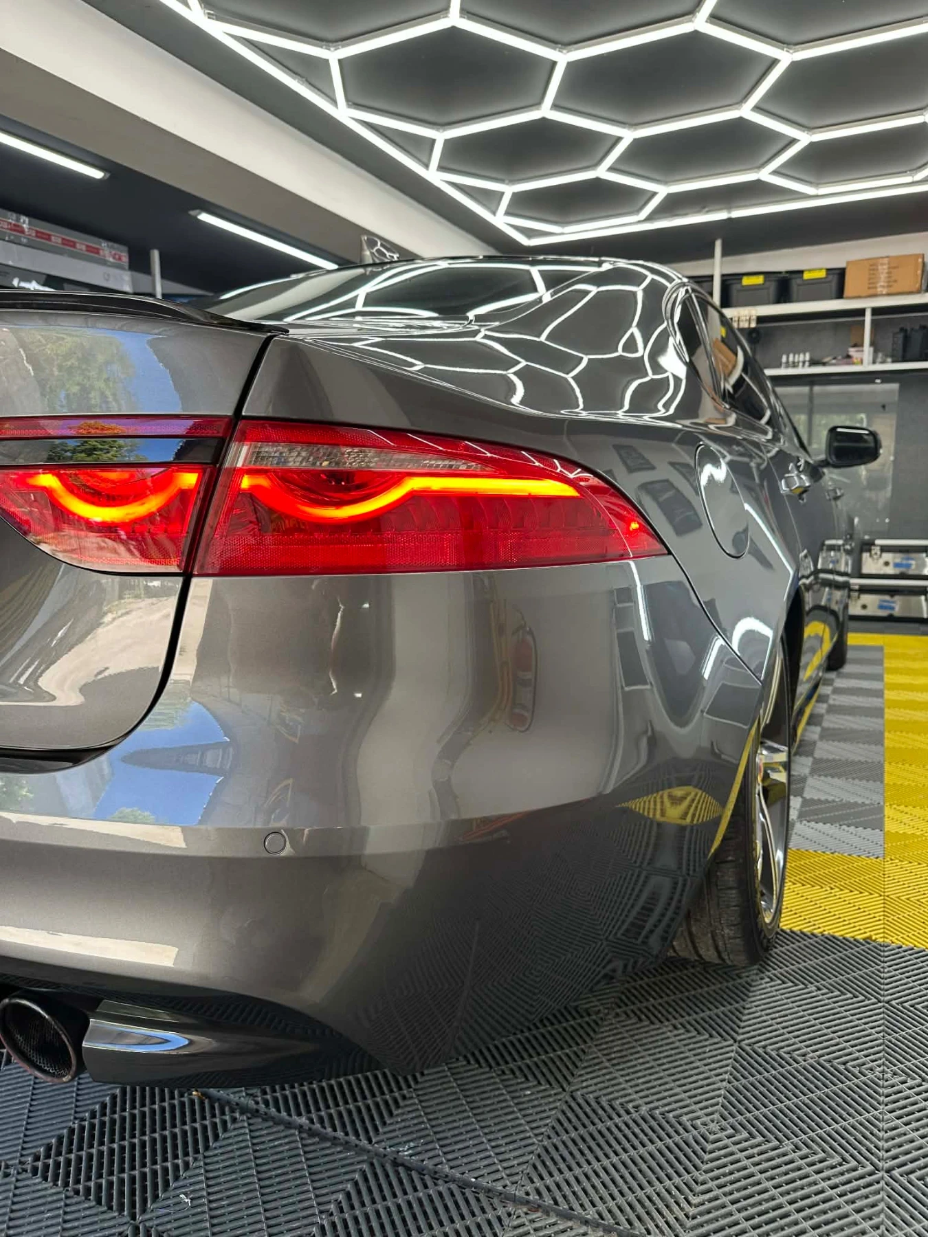 Jaguar Xf Jaguar XF R-Sport 3.0D V6 300 к.с. Virtual Cockpit, снимка 9 - Автомобили и джипове - 54979459