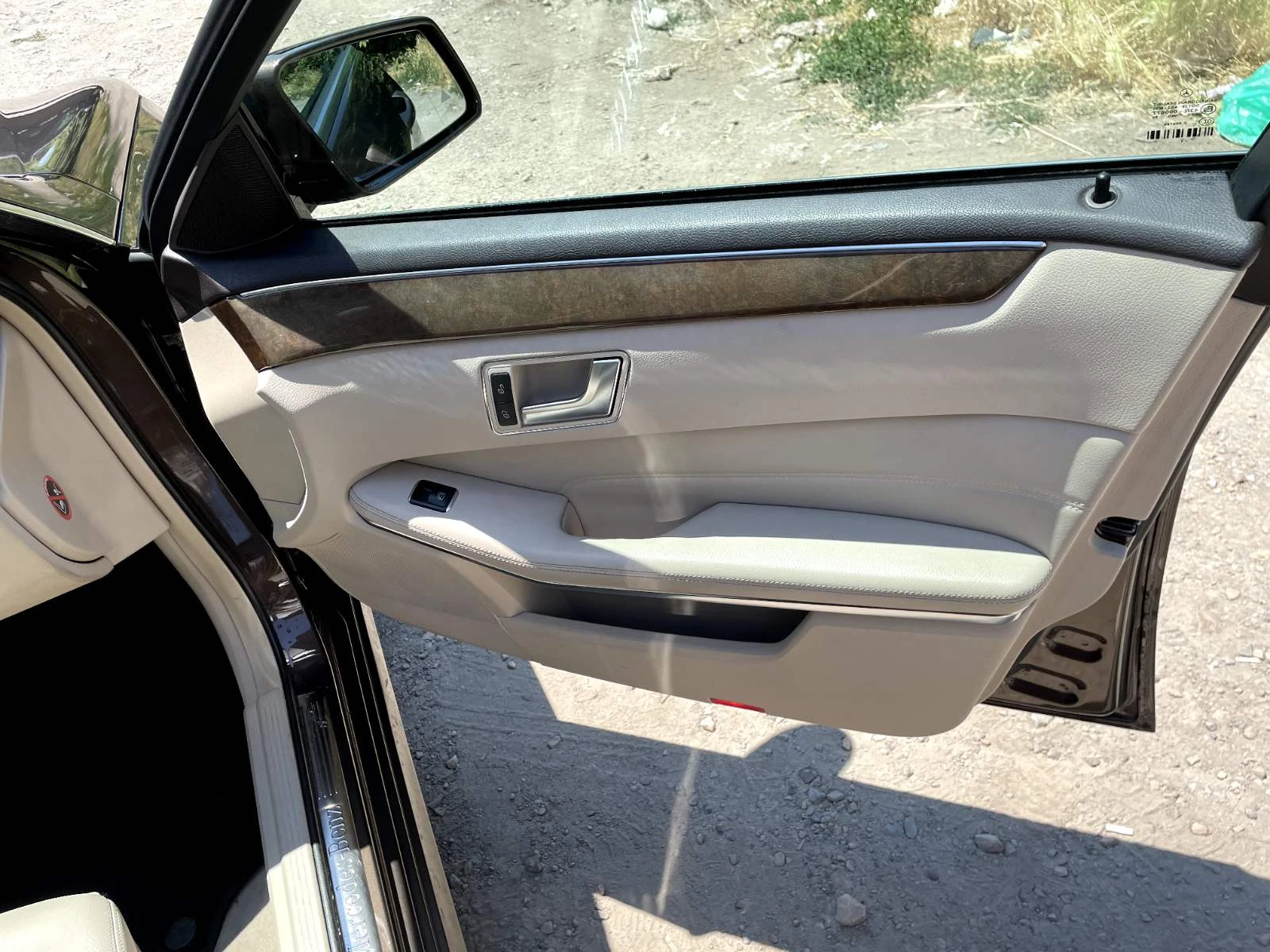 Mercedes-Benz E 220, снимка 4 - Автомобили и джипове - 55106512