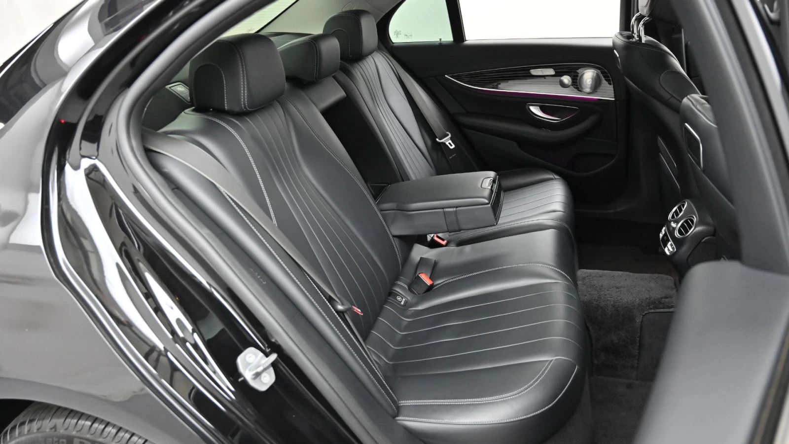 Mercedes-Benz E 400 4Matic Exclusive * FULL, снимка 14 - Автомобили и джипове - 55473320