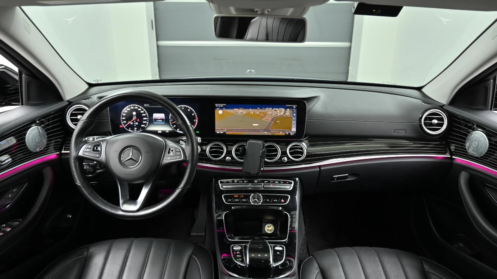 Mercedes-Benz E 400 4Matic Exclusive * FULL, снимка 6 - Автомобили и джипове - 55473320