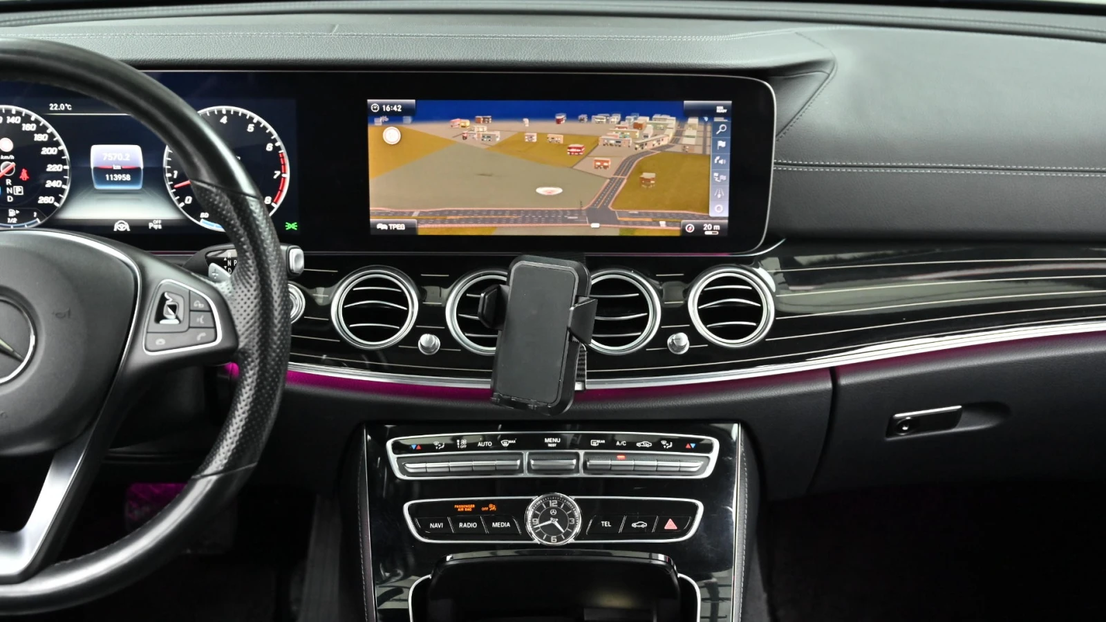 Mercedes-Benz E 400 4Matic Exclusive * FULL, снимка 8 - Автомобили и джипове - 55473320