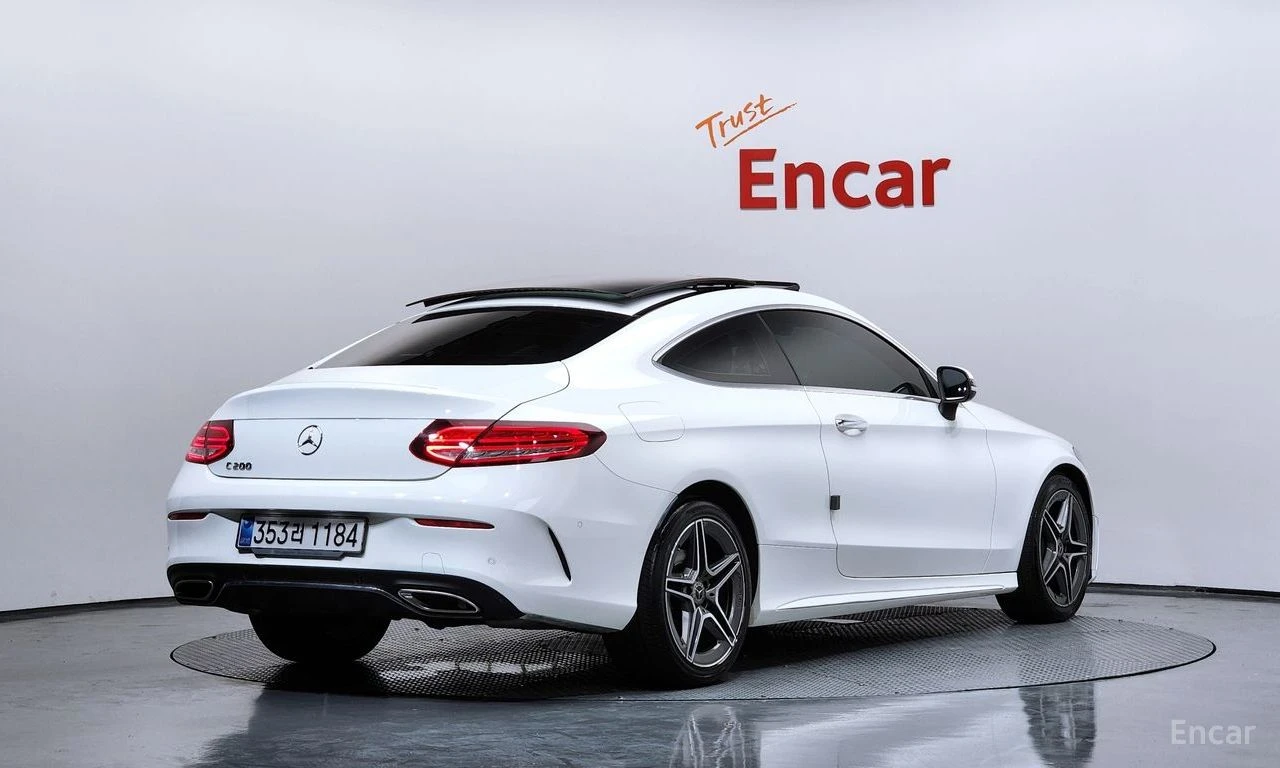 Mercedes-Benz C 200 AMG* LINE* КАМЕРА* ХЕДЪП* FACELIFT* COUPE, снимка 2 - Автомобили и джипове - 55832064
