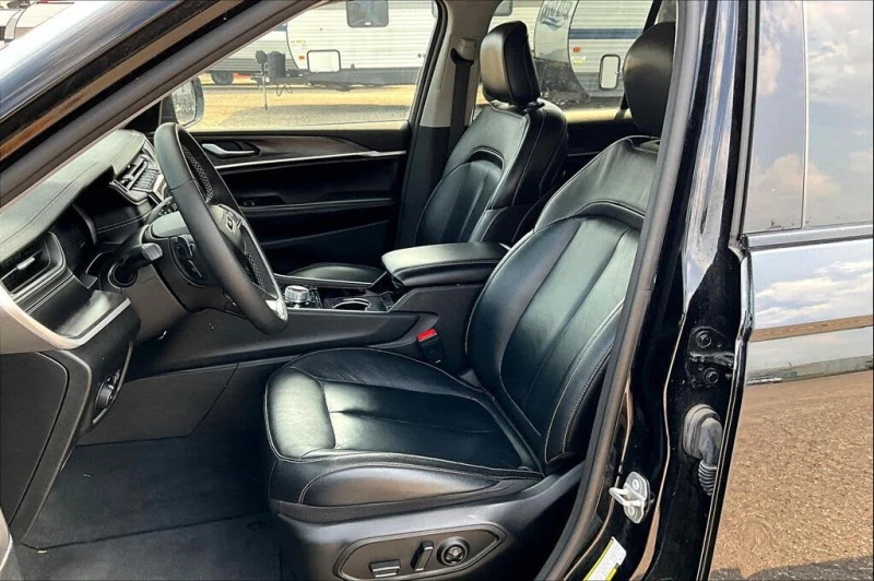 Jeep Grand cherokee 4&#215;4 Luxury Tech Group II , снимка 10 - Автомобили и джипове - 52446576