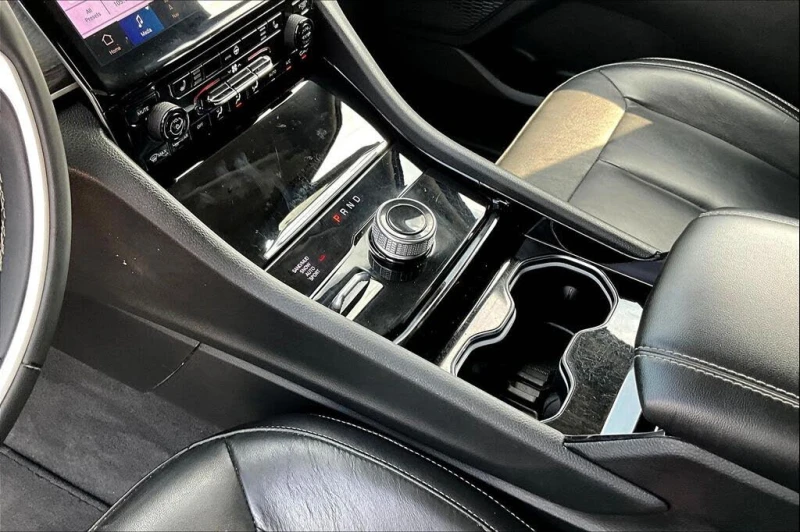 Jeep Grand cherokee 4&#215;4 Luxury Tech Group II , снимка 12 - Автомобили и джипове - 52446576