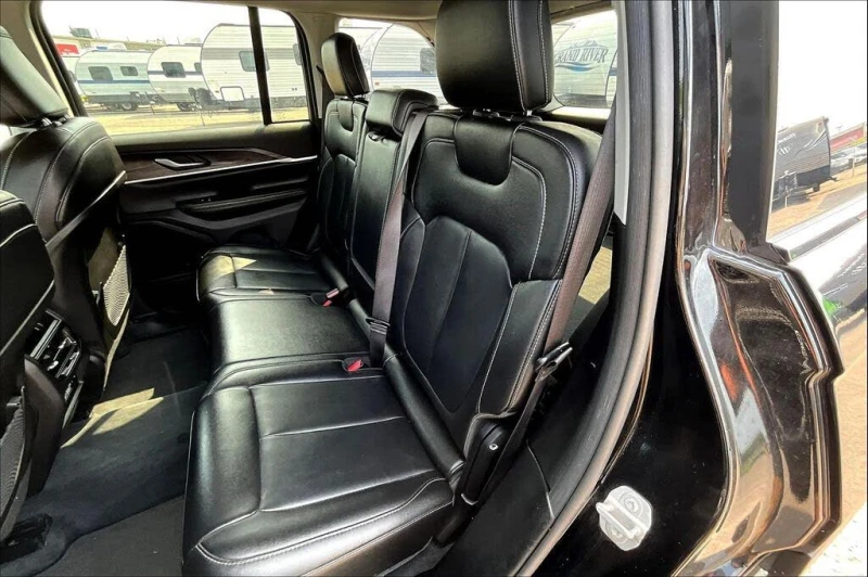 Jeep Grand cherokee 4&#215;4 Luxury Tech Group II , снимка 11 - Автомобили и джипове - 52446576