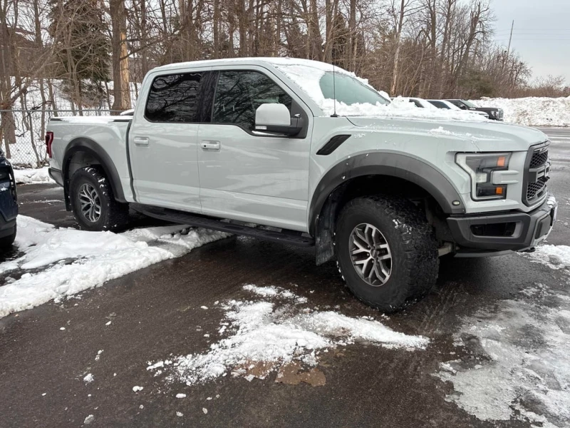 Ford F150 2017 Raptor * CARFAX * БЕЗ ПЪРВОНАЧАЛНА ВНОСКА, снимка 4 - Автомобили и джипове - 53120201