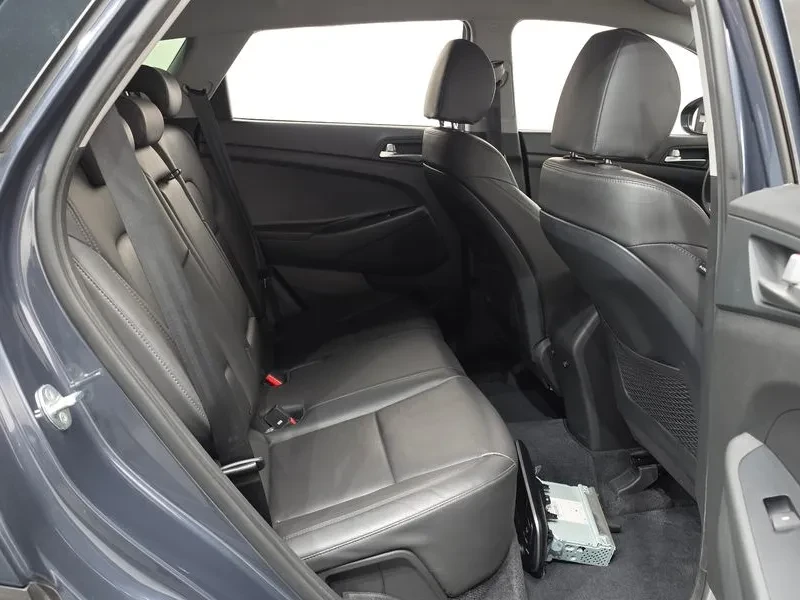 Hyundai Tucson Diesel 2.0 4Wd Smart, снимка 11 - Автомобили и джипове - 56130735