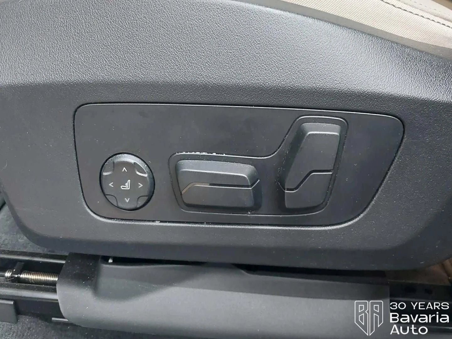 BMW iX1 20 eDrive M Sport Paket, снимка 11 - Автомобили и джипове - 54230249