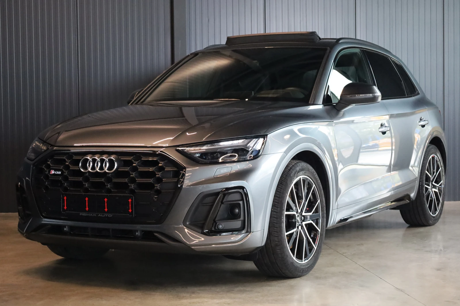 Audi SQ5 3XS-LINE* RS* OLED LIGHTS* PANO* HEAP UP* , снимка 5 - Автомобили и джипове - 55594348