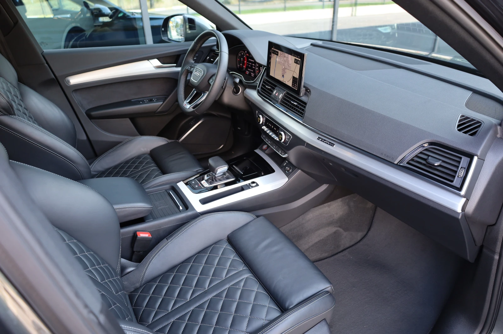 Audi SQ5 3XS-LINE* RS* OLED LIGHTS* PANO* HEAP UP* , снимка 14 - Автомобили и джипове - 55594348