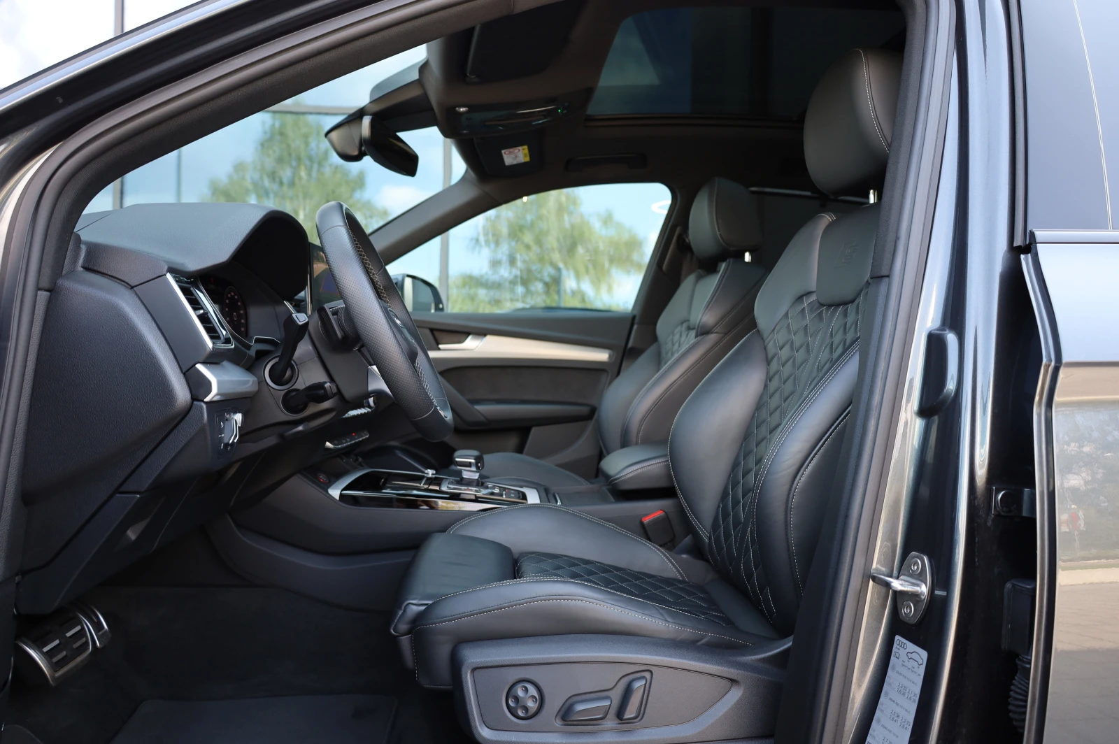 Audi SQ5 3XS-LINE* RS* OLED LIGHTS* PANO* HEAP UP* , снимка 12 - Автомобили и джипове - 55594348