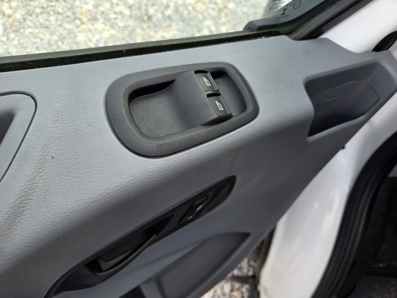 Ford Transit Хладилен, Климатик, Автомат, ЕВРО 6, снимка 12 - Бусове и автобуси - 50934569