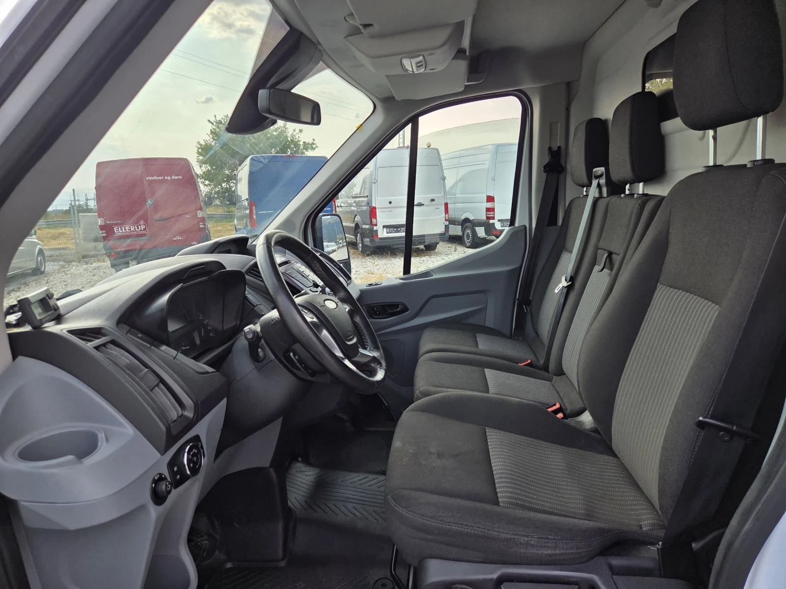 Ford Transit Хладилен, Климатик, Автомат, ЕВРО 6 - изображение 9