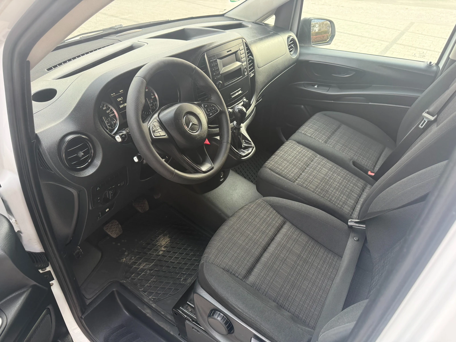 Mercedes-Benz Vito Tourer Long 9-местен Клима Euro 6 , снимка 13 - Бусове и автобуси - 53916316