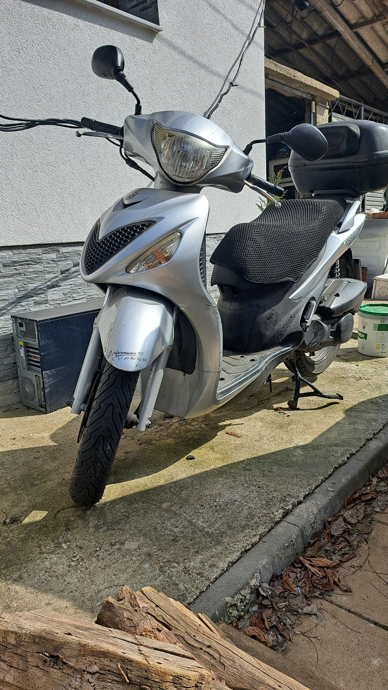 Suzuki Sixteen