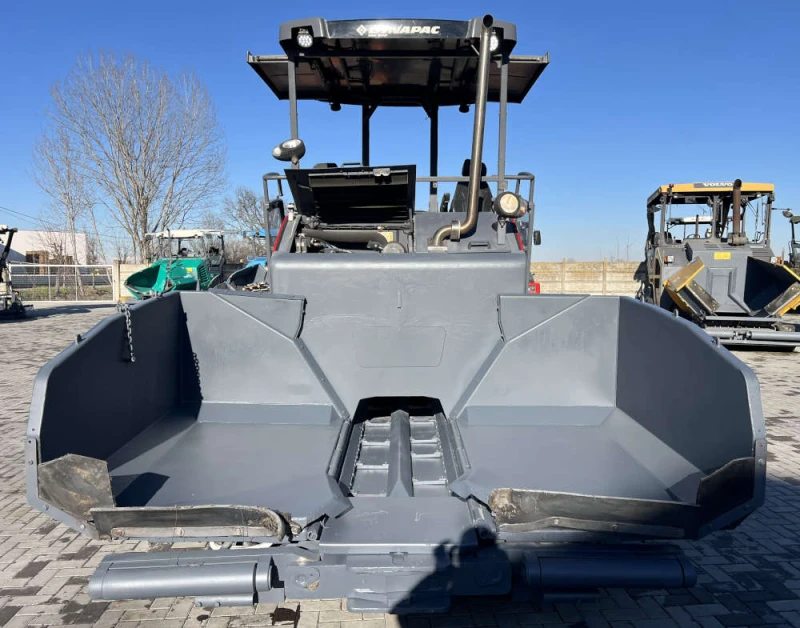 Асфалтополагаща машина Друга марка DYNAPAC, снимка 5 - Индустриална техника - 47922275