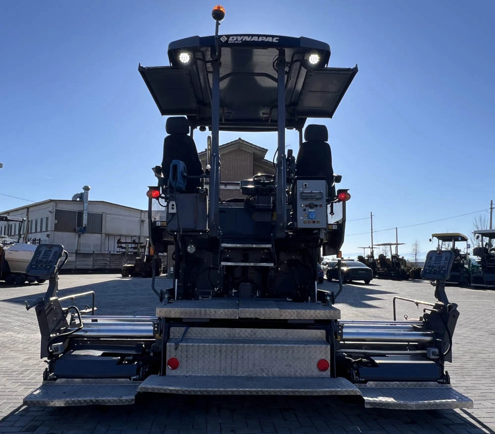 Асфалтополагаща машина Друга марка DYNAPAC - изображение 2