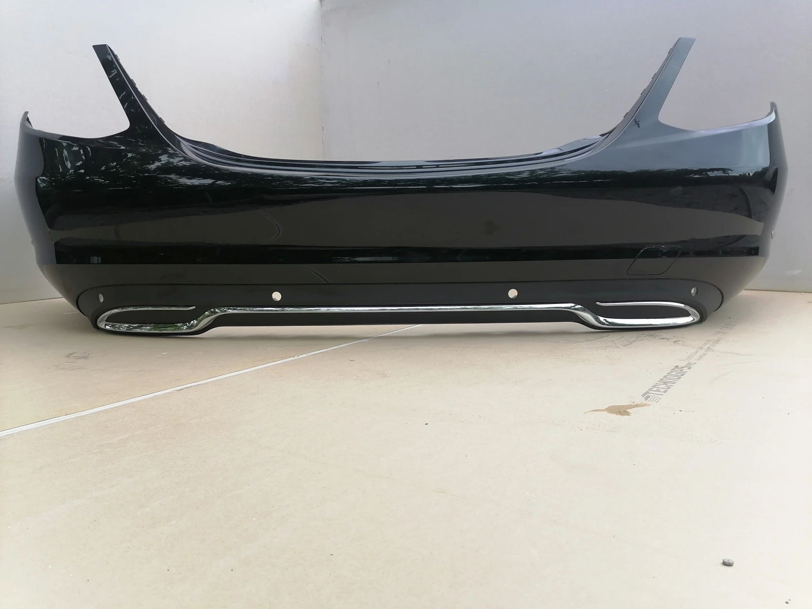 Оригиналнa броня Мерцедес Mercedes C Class Ц клас W205 A2058850138 Avantgarde Sedan (2015), снимка 2 - Части - 55741882