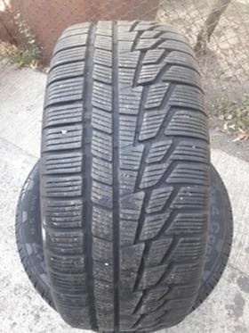 Гуми Зимни 235/45R17, снимка 1