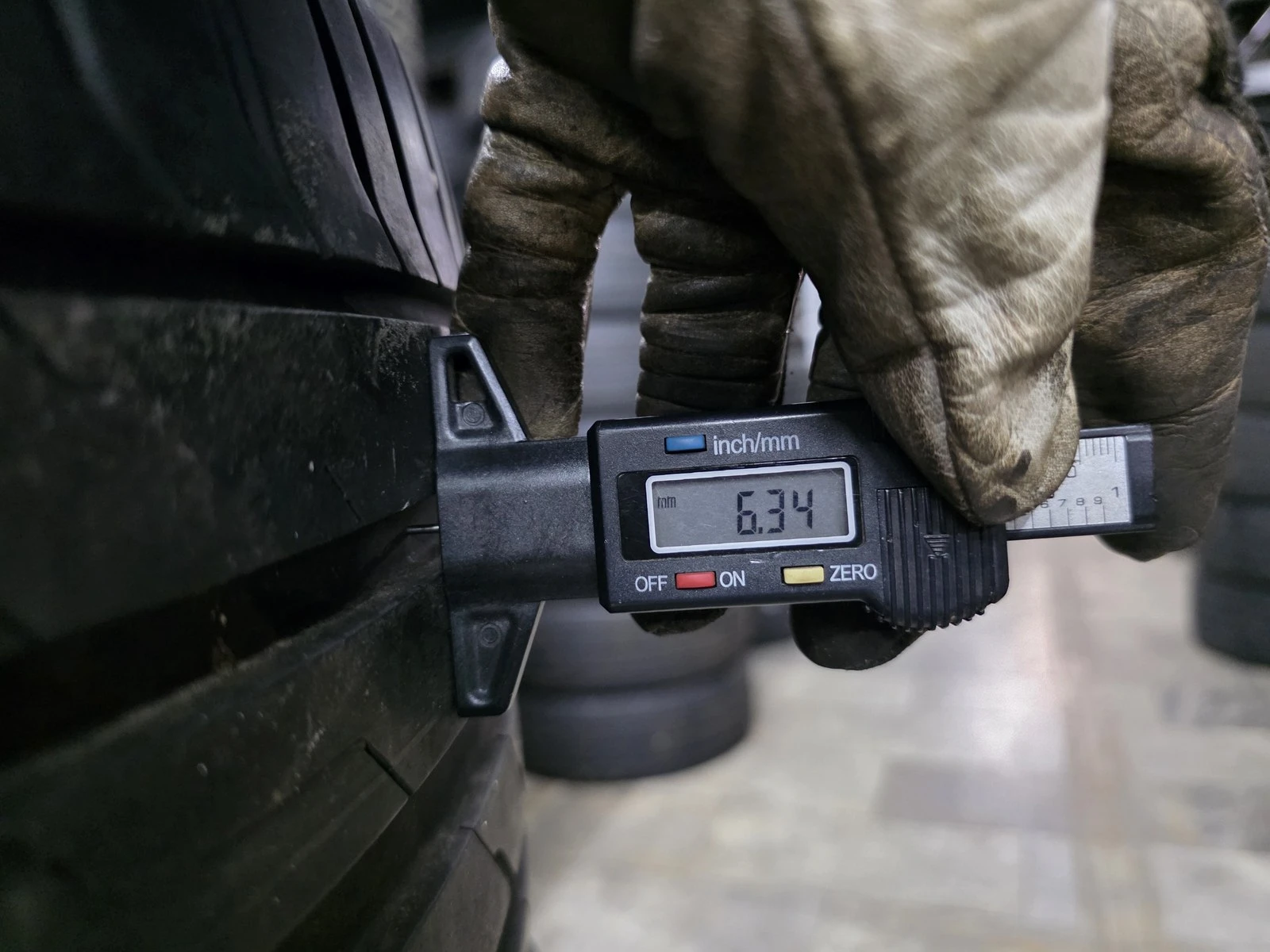 Гуми Летни 255/40R18, снимка 6 - Гуми и джанти - 56716352