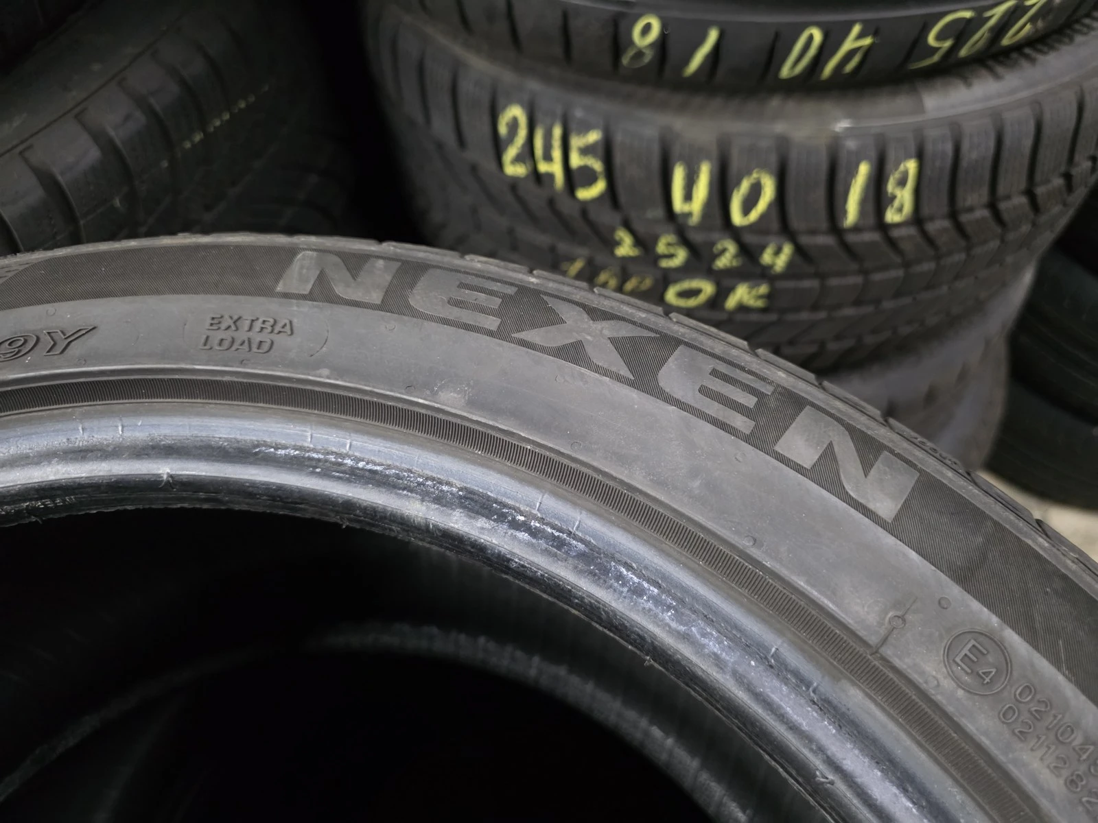 Гуми Летни 255/40R18, снимка 8 - Гуми и джанти - 56716352