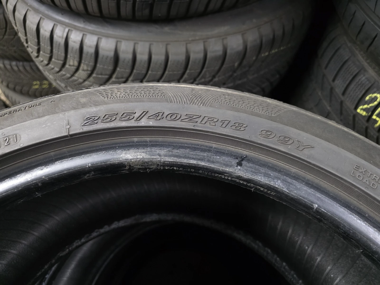 Гуми Летни 255/40R18, снимка 9 - Гуми и джанти - 56716352