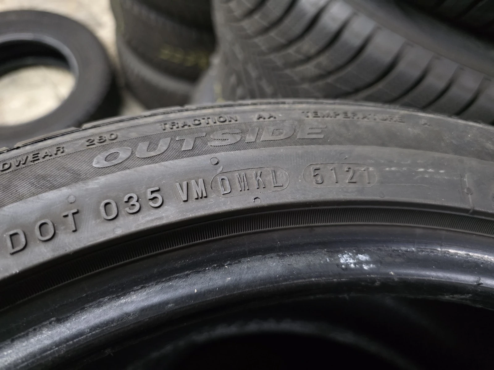 Гуми Летни 255/40R18, снимка 10 - Гуми и джанти - 56716352