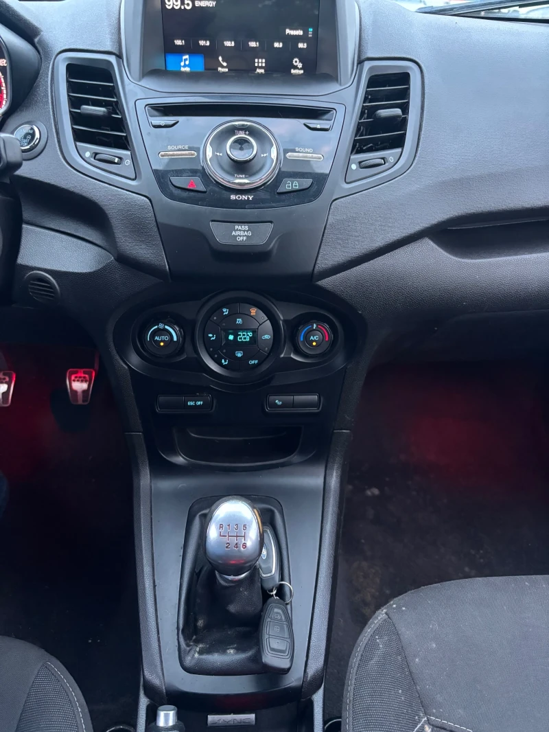 Ford Fiesta ST, снимка 9 - Автомобили и джипове - 48952415