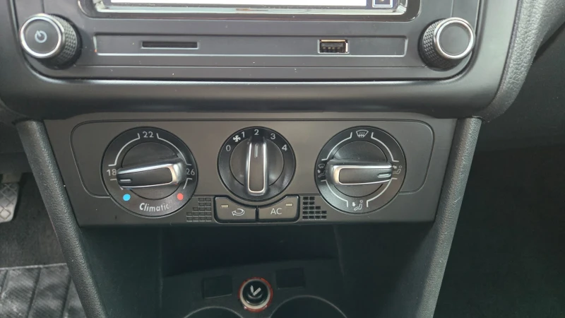 VW Polo, снимка 10 - Автомобили и джипове - 52581181