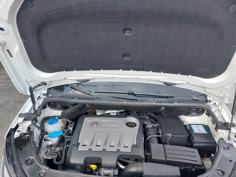 VW Touran 1.6, 7м, 6ск, снимка 11 - Автомобили и джипове - 52480149