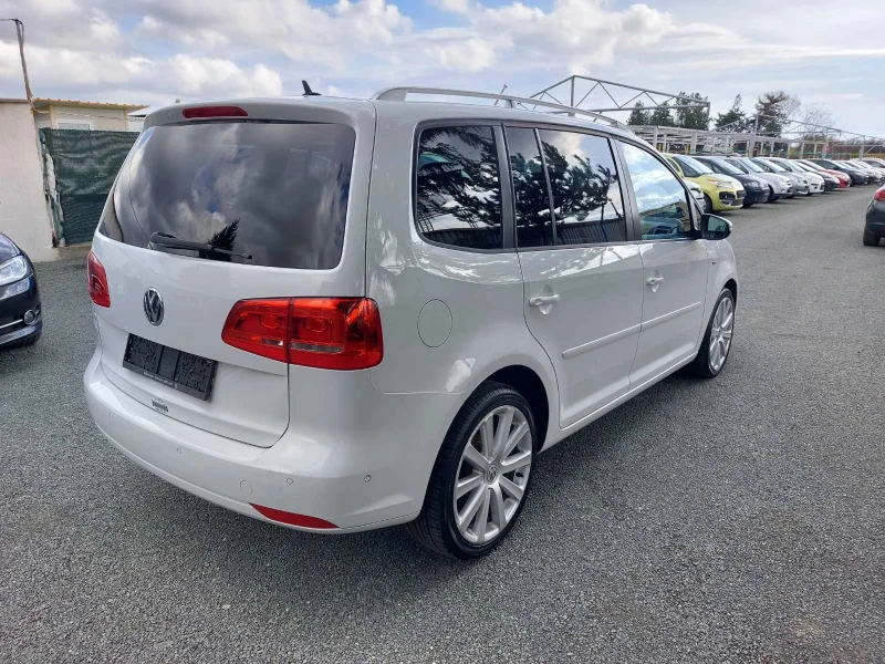 VW Touran 1.6, 7м, 6ск, снимка 4 - Автомобили и джипове - 52480149