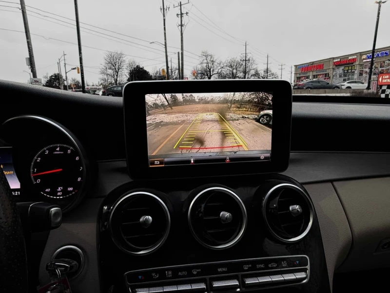 Mercedes-Benz C 300 * 4dr Sdn 4MATIC * CARFAX * БЕЗ ПЪРВОНАЧАЛНА ВНОСК, снимка 10 - Автомобили и джипове - 53219683