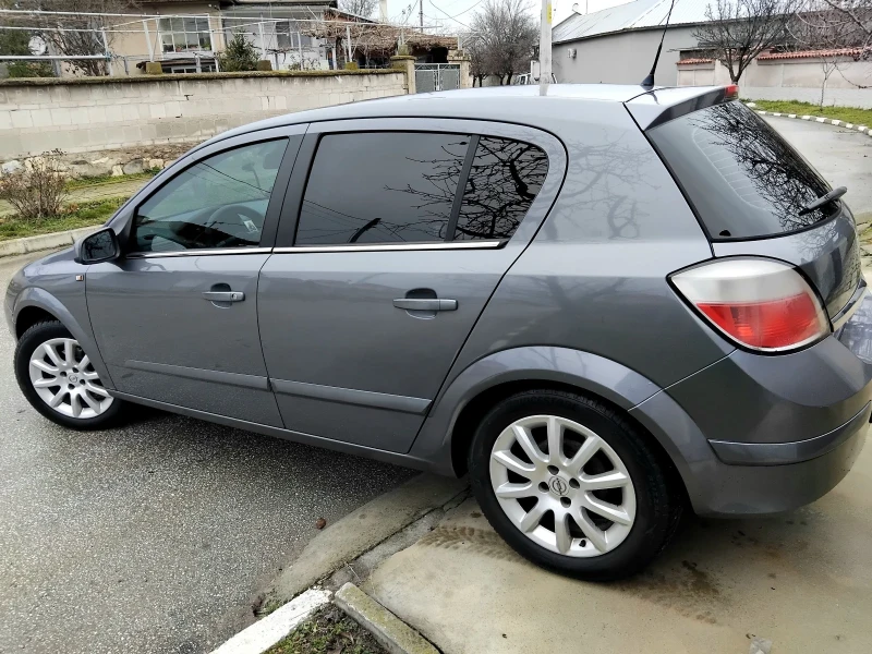 Opel Astra 1.6i.105k+ КЛИМА. ГАЗОВ ИНЖЕКЦИОН. 2005г, снимка 5 - Автомобили и джипове - 53294306