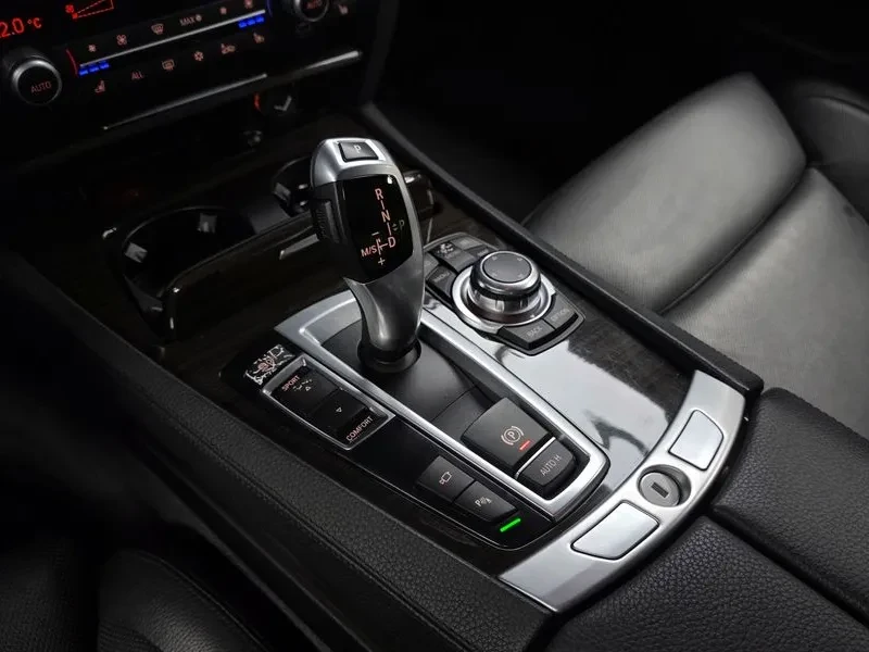 BMW 730, снимка 9 - Автомобили и джипове - 54600933