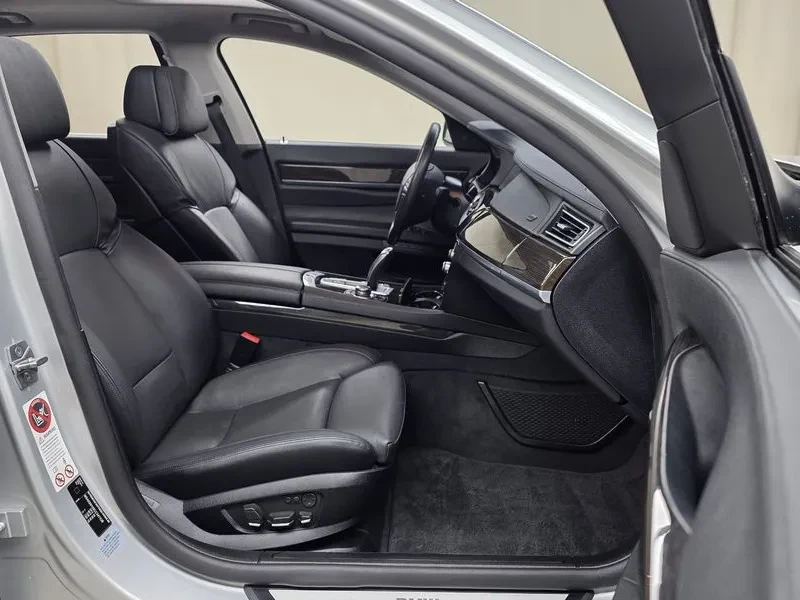 BMW 730, снимка 11 - Автомобили и джипове - 54600933