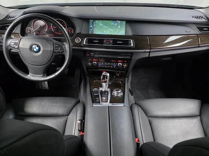 BMW 730, снимка 7 - Автомобили и джипове - 54600933