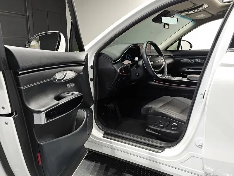 Genesis GV70 2.5T 2Wd, снимка 7 - Автомобили и джипове - 55185028
