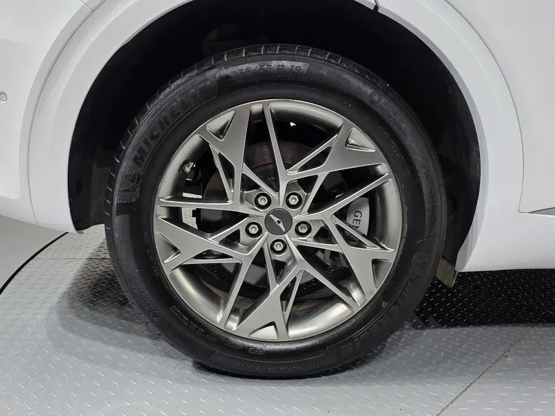 Genesis GV70 2.5T 2Wd, снимка 10 - Автомобили и джипове - 55185028