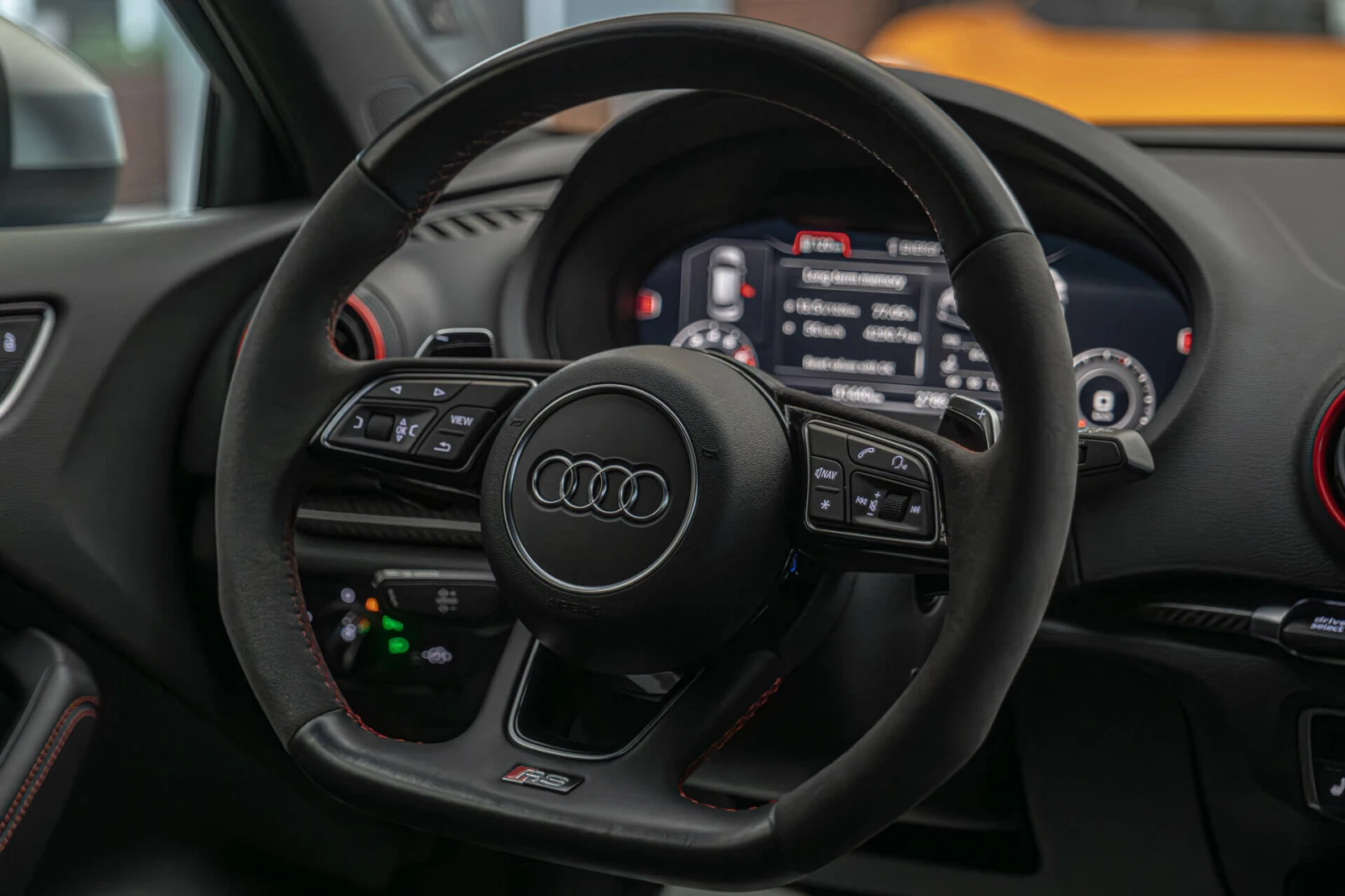 Audi Rs3 2.5TFSI/SportBack/Bang&Olufsen/Камера/Подгрев - изображение 10