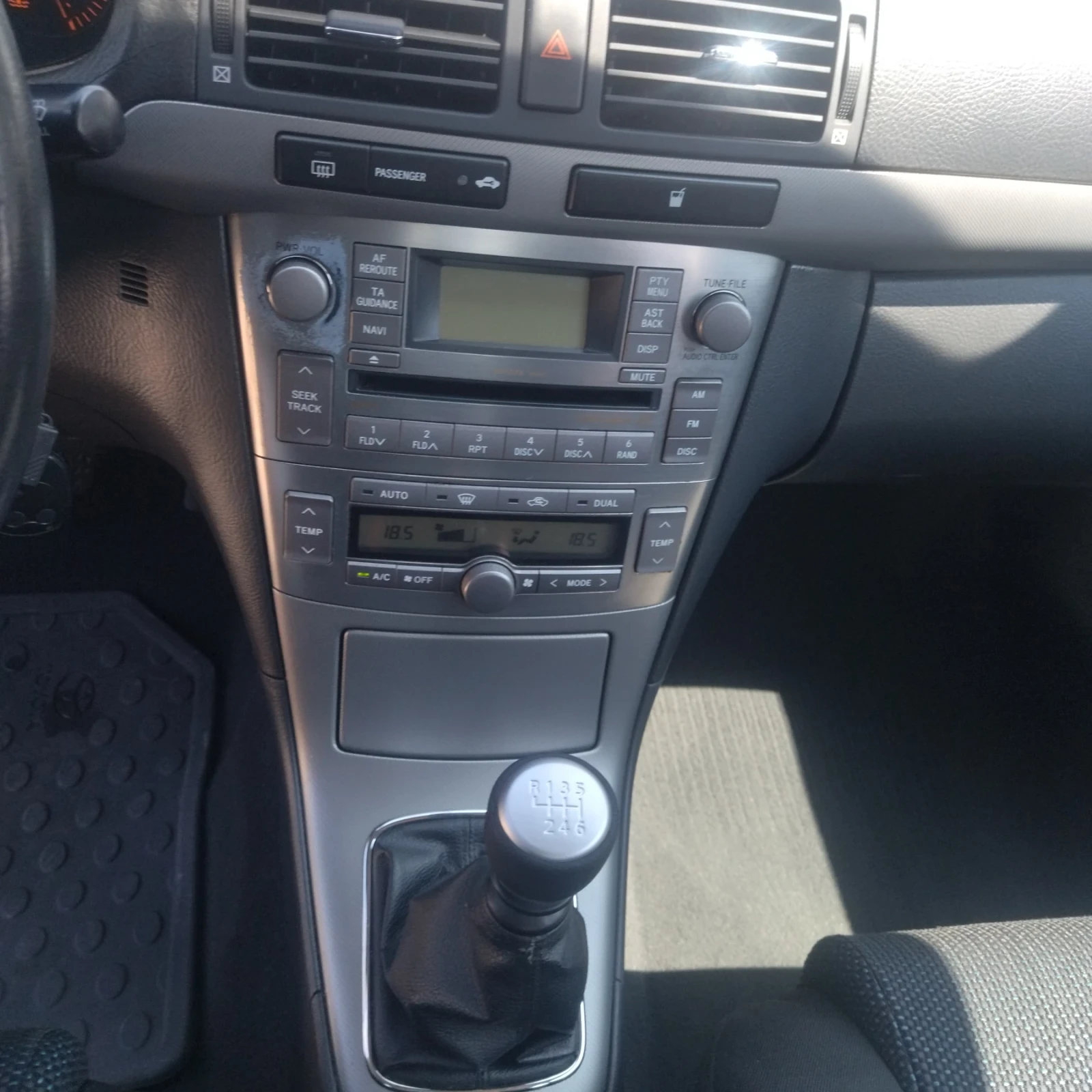 Toyota Avensis D4D - изображение 9