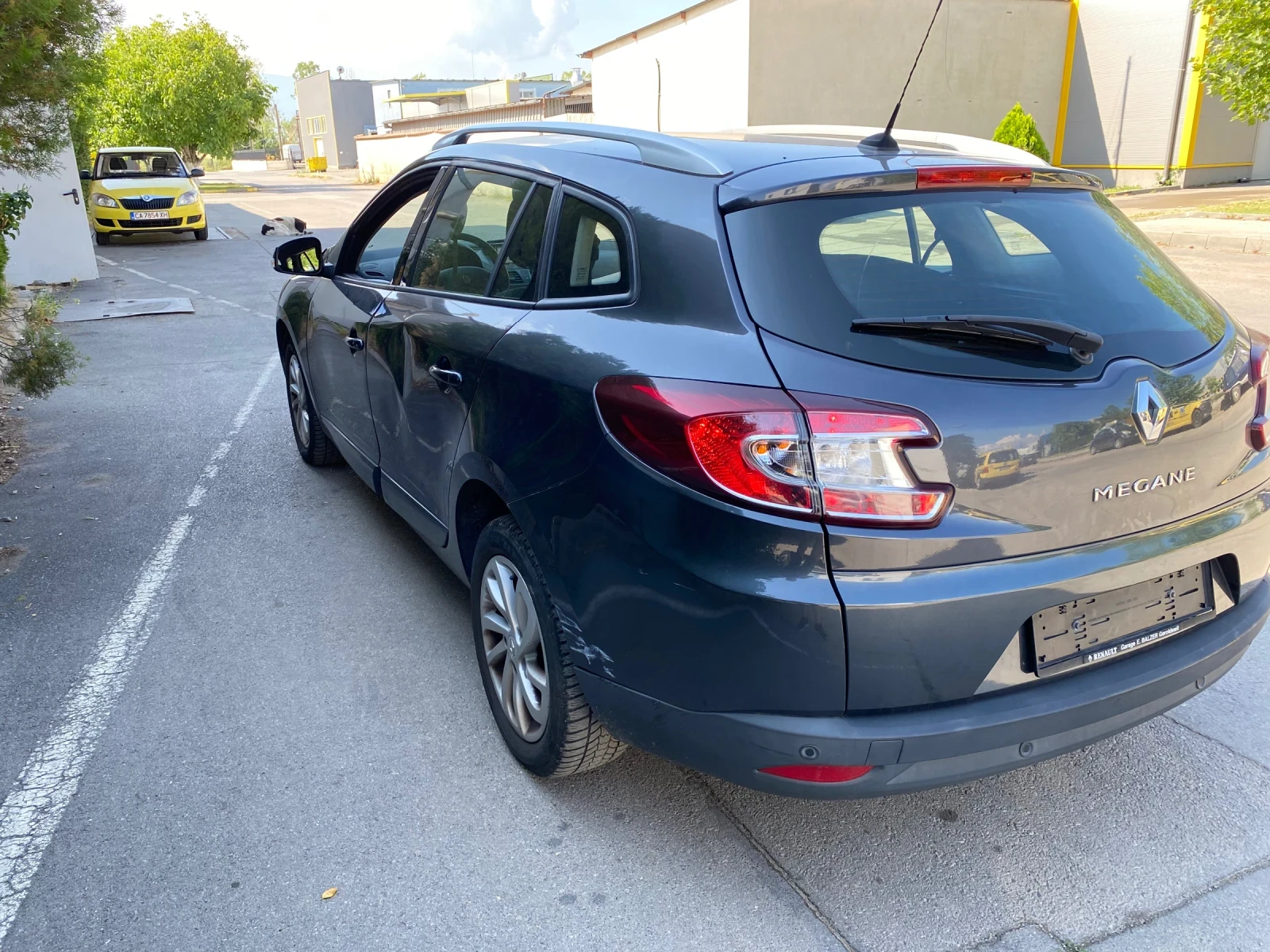 Renault Megane Grand tour 1.5dci Dynamique EDC - изображение 6