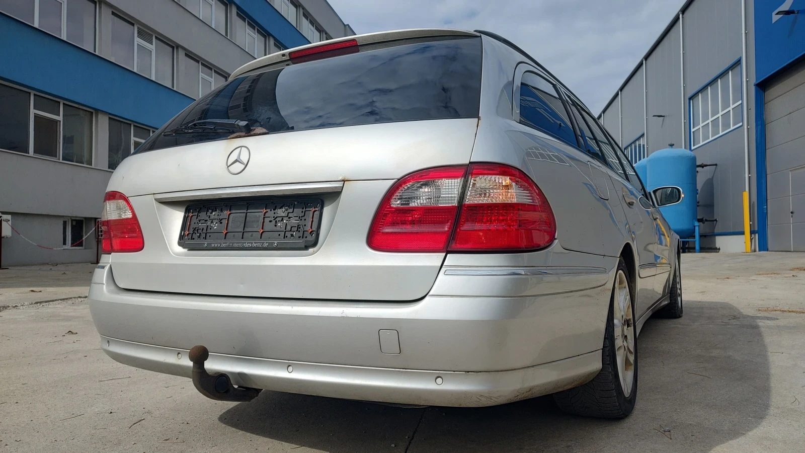 Mercedes-Benz E 320 на ЧАСТИ  - изображение 2