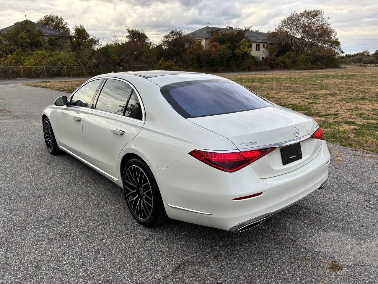 Mercedes-Benz S 500 4MATIC* FULL MAX* DISTRONIC* 360* BURMESTER* PANO* - изображение 3