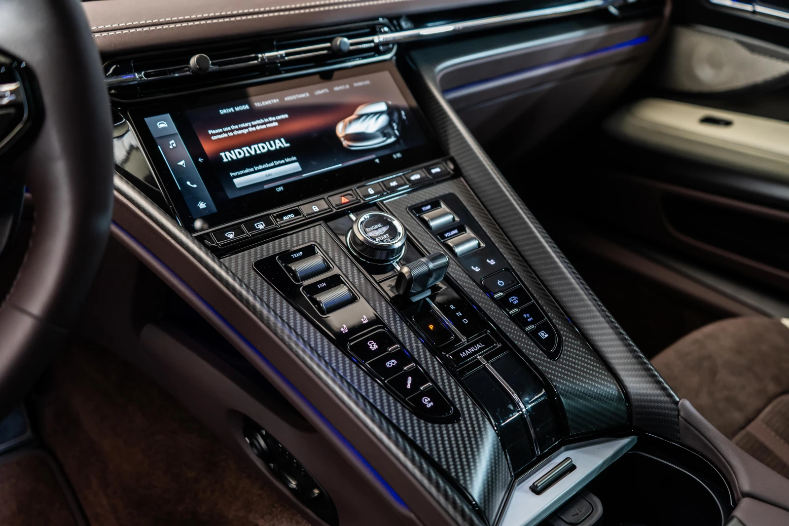 Aston Martin Други DB12, снимка 10 - Автомобили и джипове - 54228651