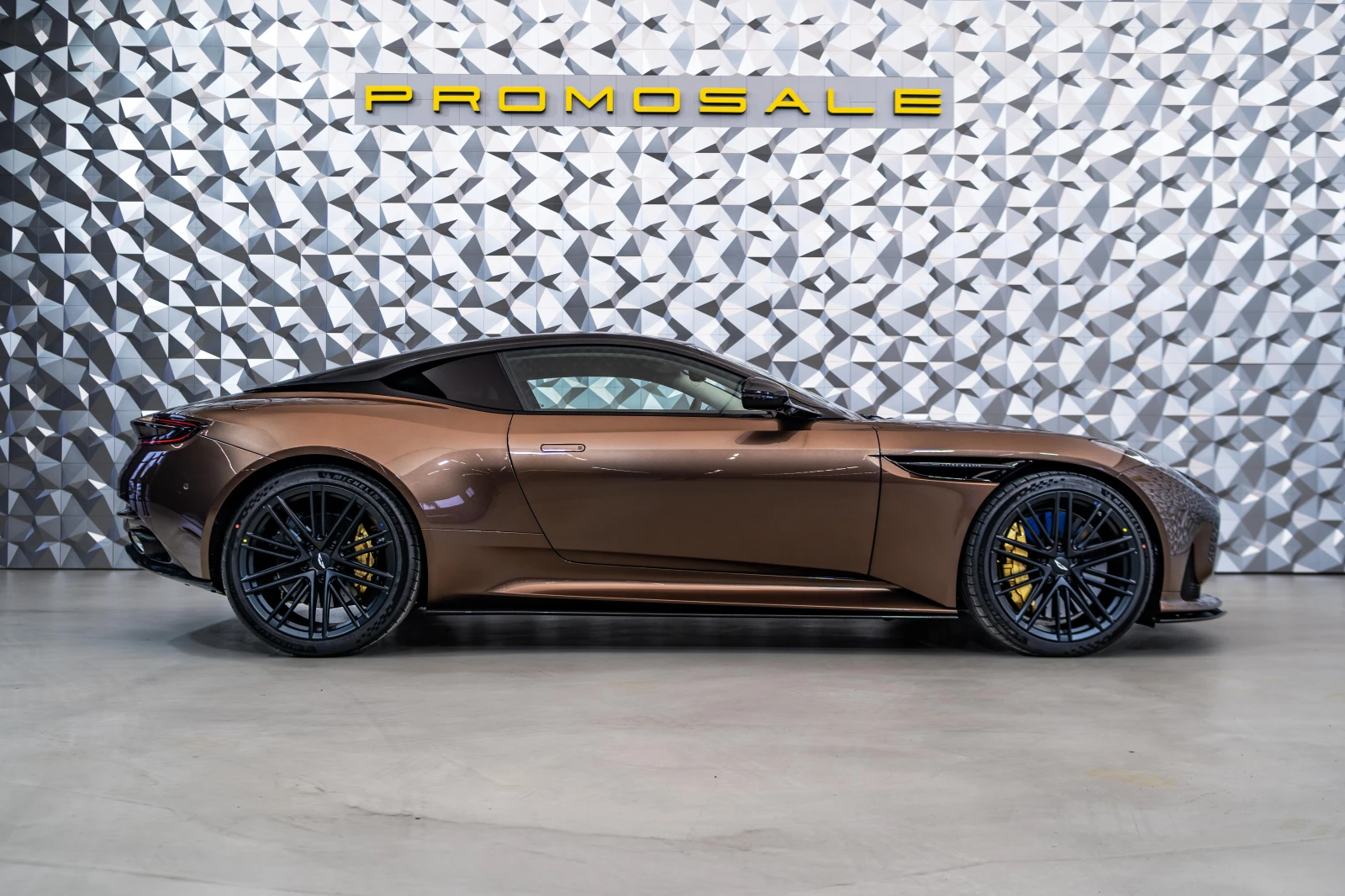 Aston Martin Други DB12, снимка 6 - Автомобили и джипове - 54228651