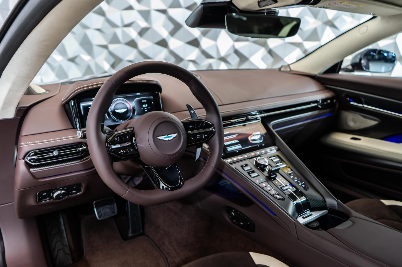 Aston Martin Други DB12, снимка 8 - Автомобили и джипове - 54228651