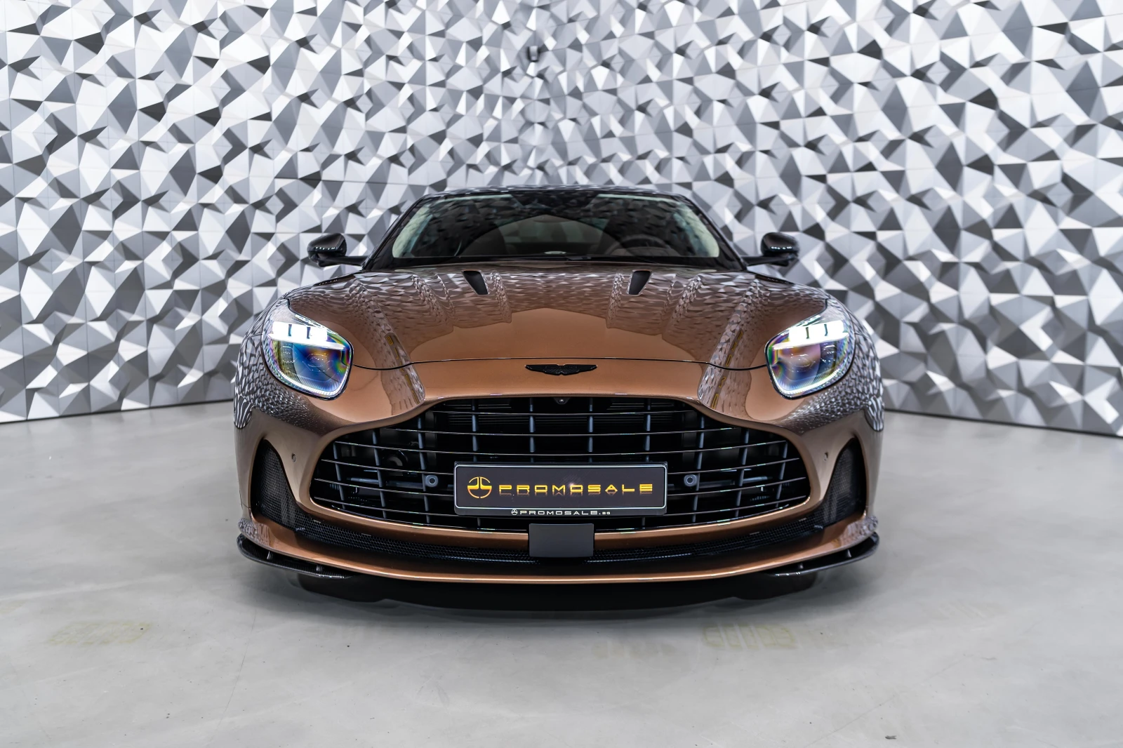 Aston Martin Други DB12, снимка 2 - Автомобили и джипове - 54228651
