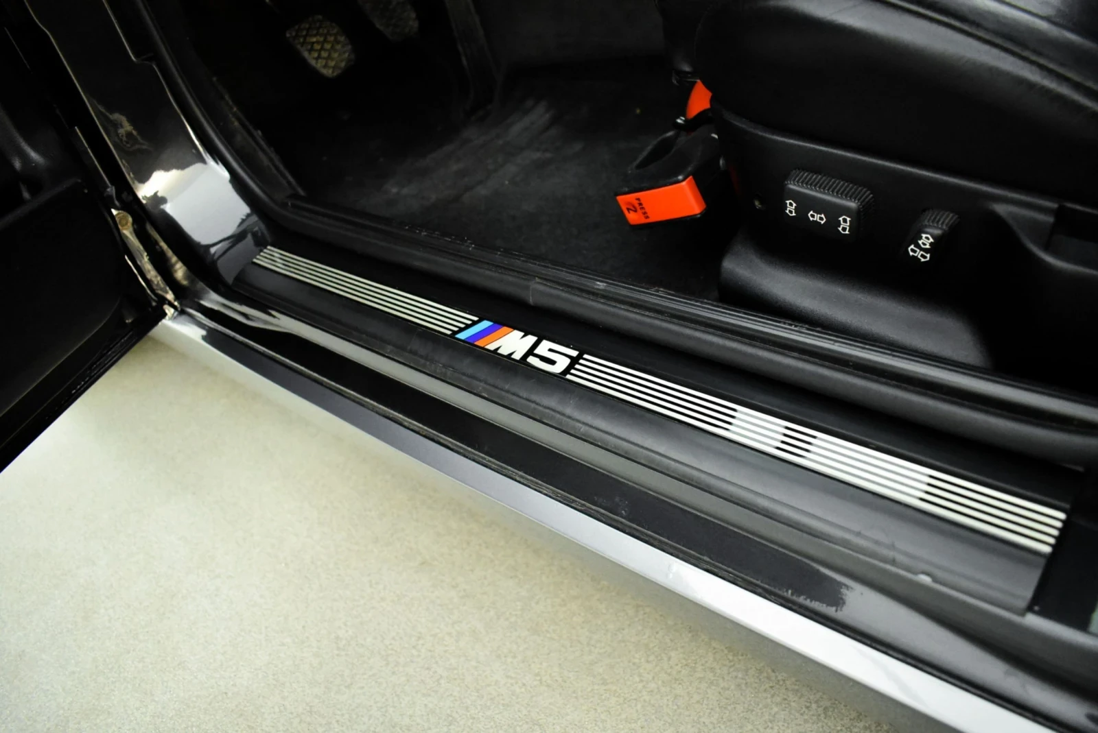 BMW 520, снимка 4 - Автомобили и джипове - 54293210